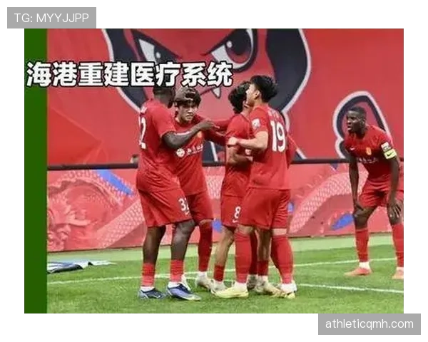 上海海港核心外援因伤缺席训练 球队关键战前遭遇隐忧